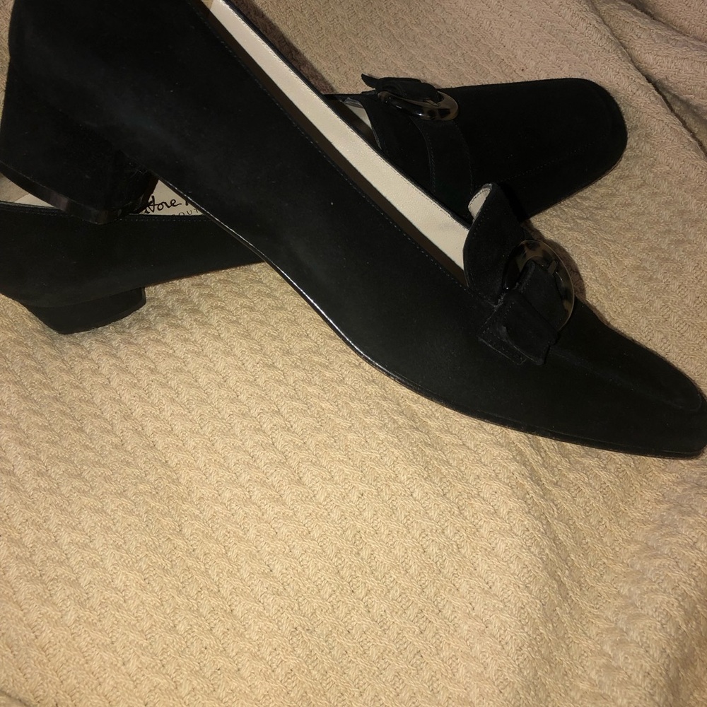 Suede tortoise buckle loafers some wear at soles. Little to no toe creasing - Picture 5 of 7